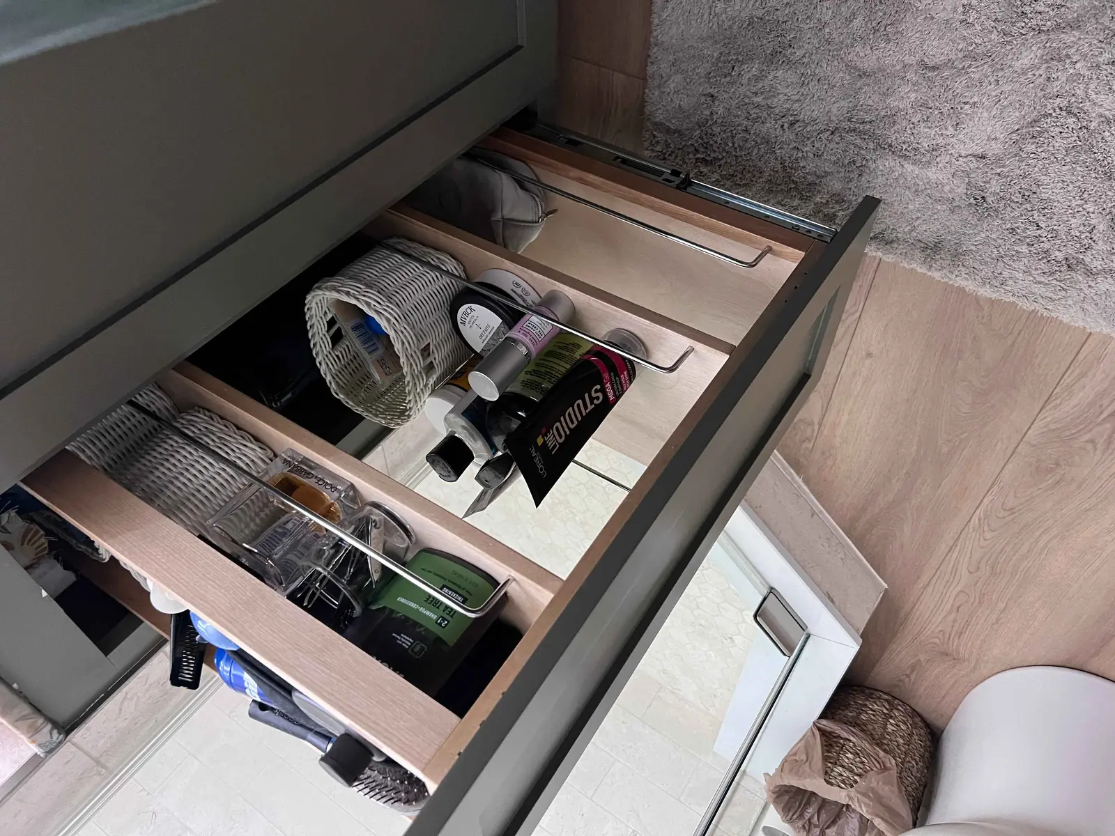 Custom bathroom drawer organizer